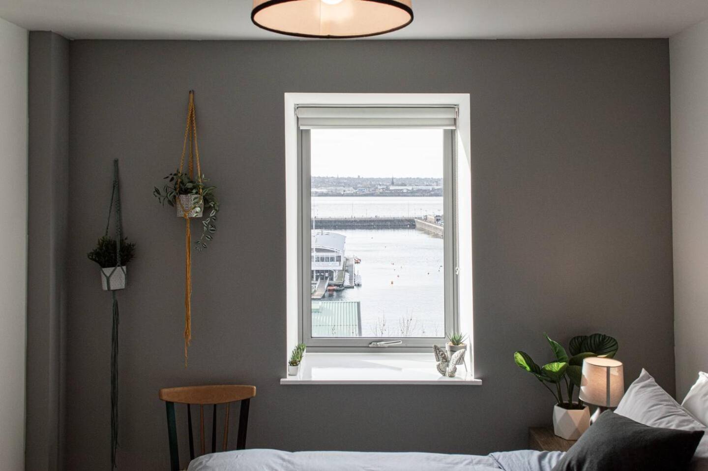 Stunning Mersey View Flat W Parking In ลิเวอร์พูล ภายนอก รูปภาพ