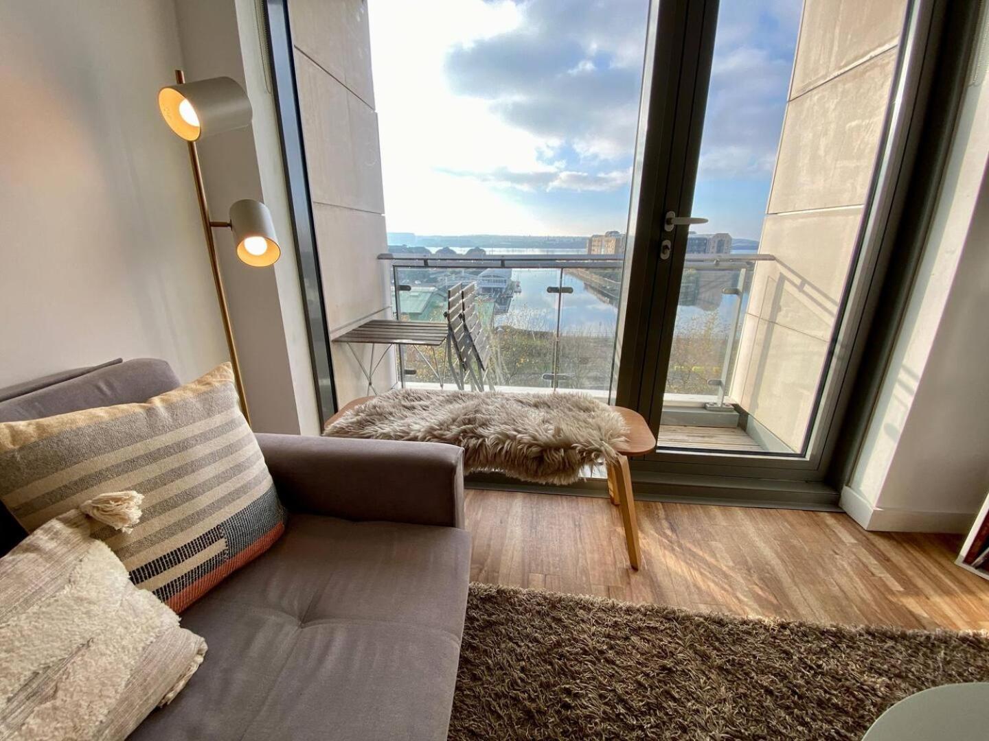 Stunning Mersey View Flat W Parking In ลิเวอร์พูล ภายนอก รูปภาพ