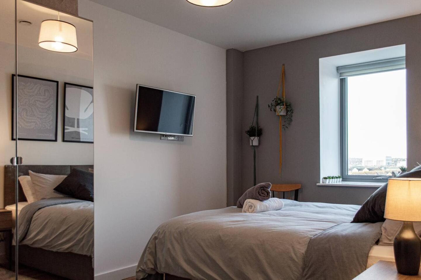 Stunning Mersey View Flat W Parking In ลิเวอร์พูล ภายนอก รูปภาพ