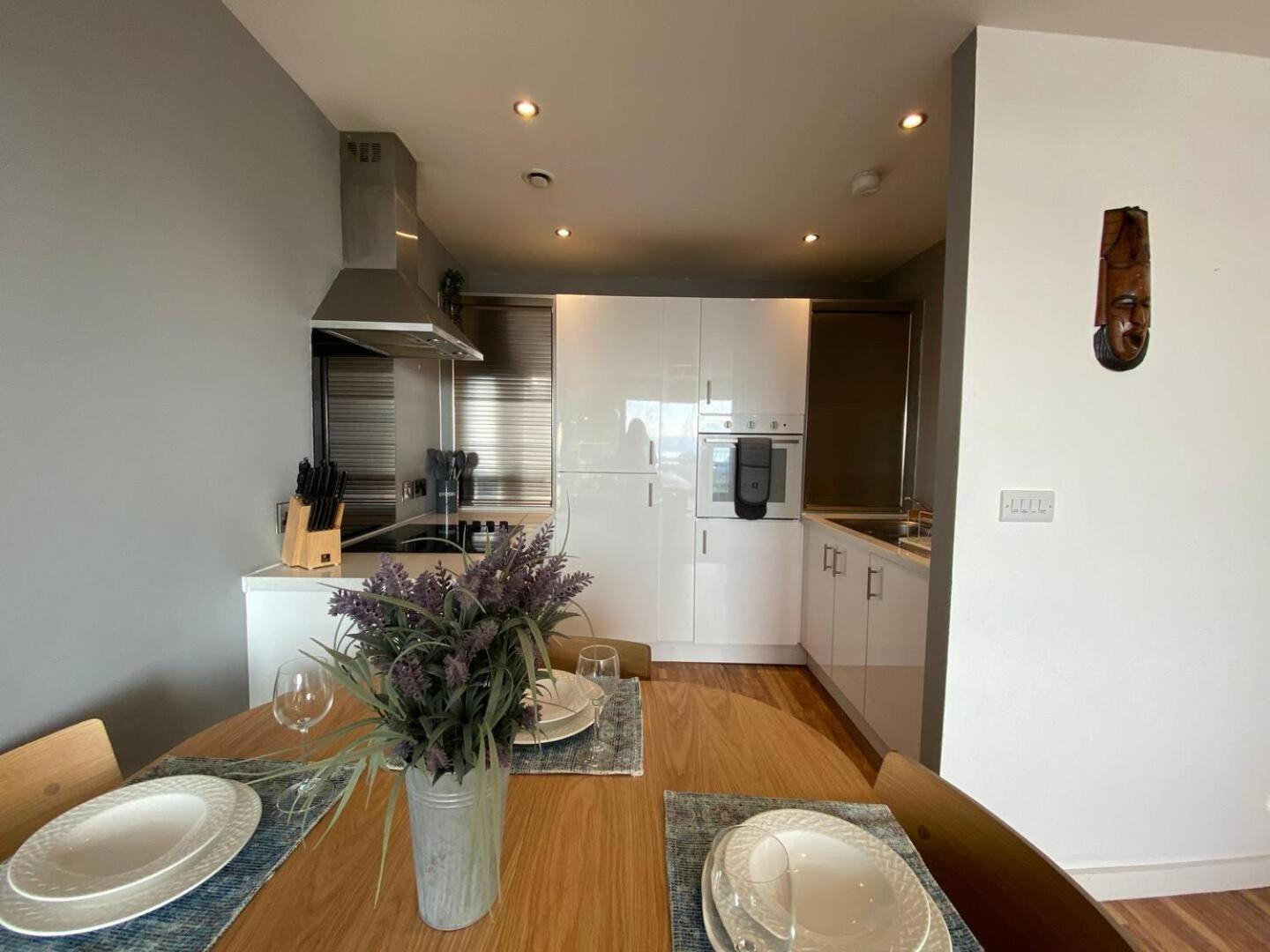 Stunning Mersey View Flat W Parking In ลิเวอร์พูล ภายนอก รูปภาพ