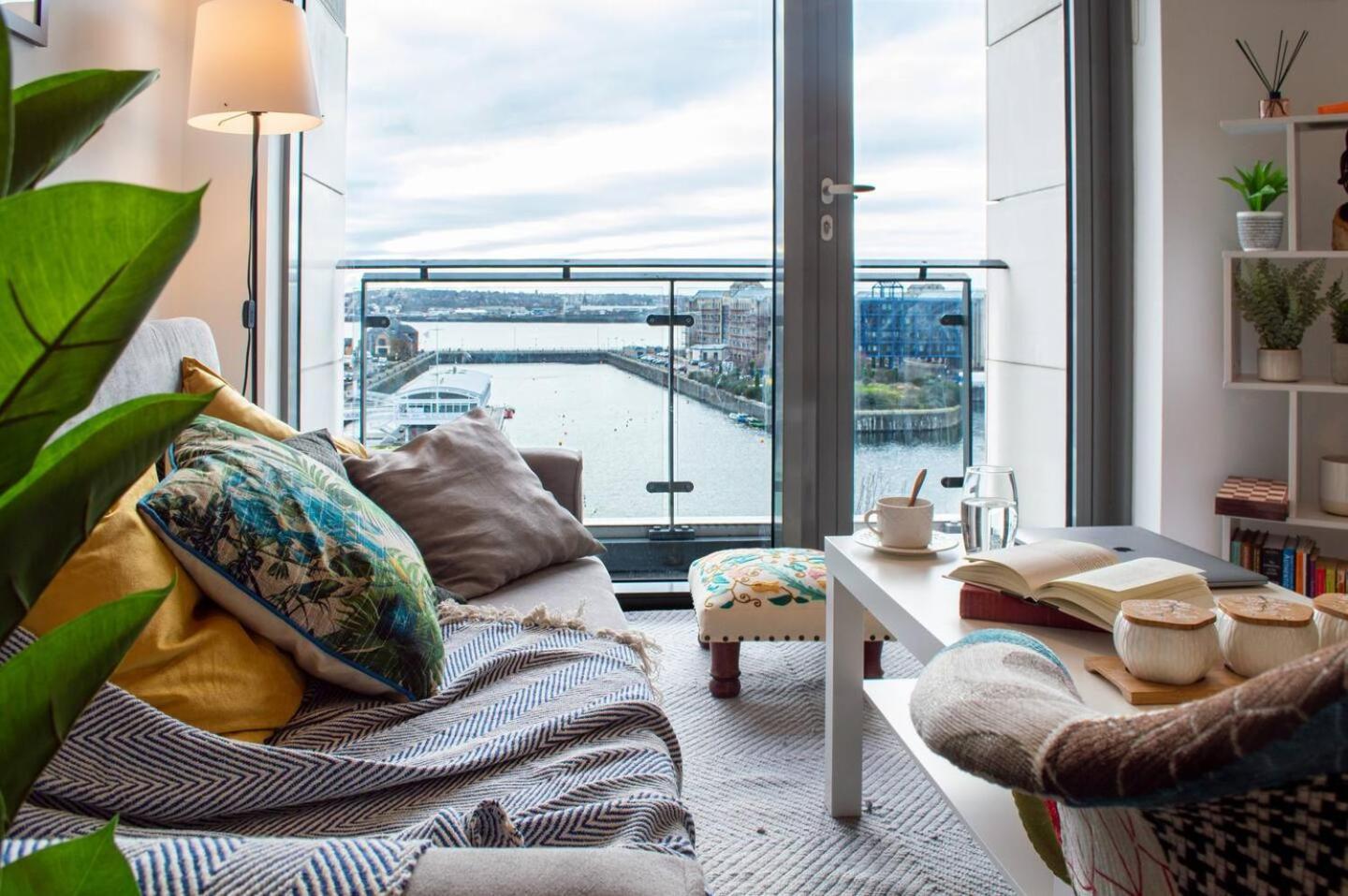 Stunning Mersey View Flat W Parking In ลิเวอร์พูล ภายนอก รูปภาพ