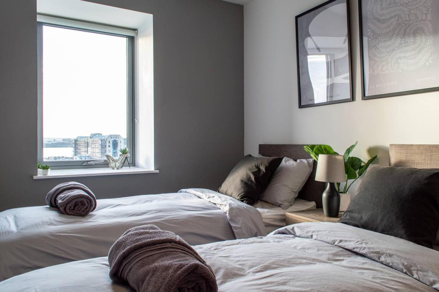Stunning Mersey View Flat W Parking In ลิเวอร์พูล ภายนอก รูปภาพ